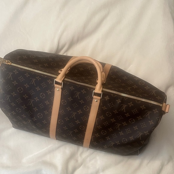 Beautiful Louis Vuitton Travel Bag - Picture 1 of 6